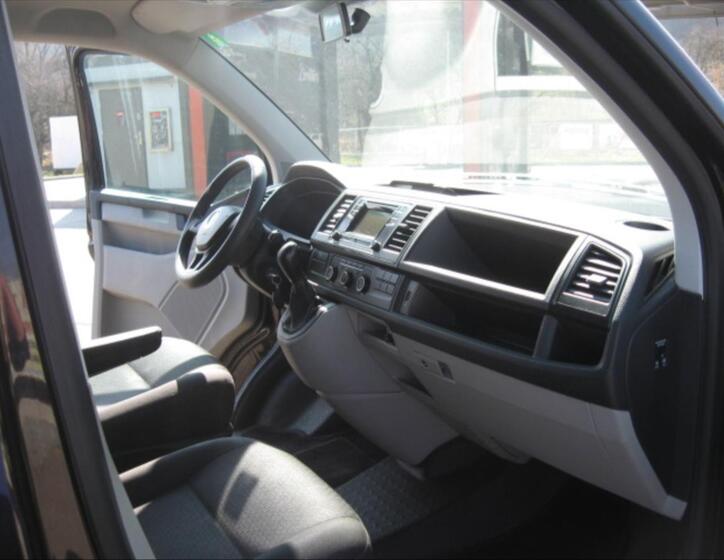 Volkswagen Caravelle 10