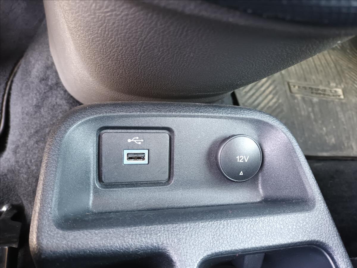 Ford Tourneo Connect Kombi 1,5 l 88 kw