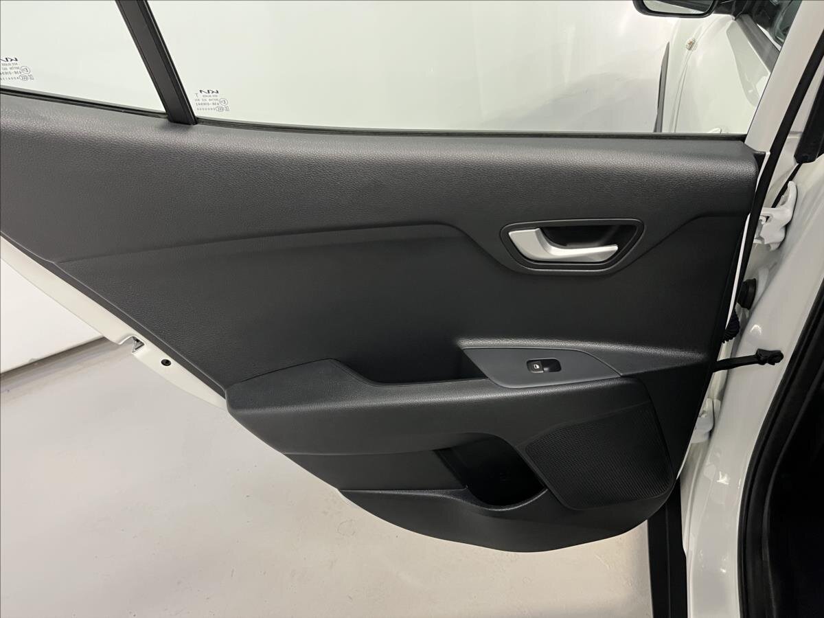 KIA Stonic SUV 1,2 l 61 kw