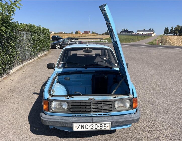 Škoda 105 Sedan 1,0 l 33 kw