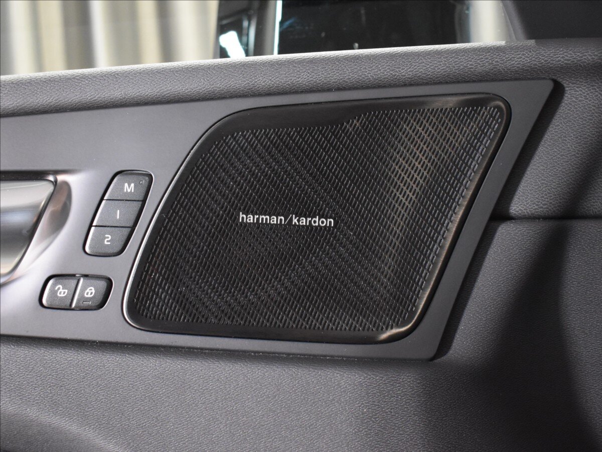 Volvo XC60 SUV / Terénní 2,0 l 184 kw