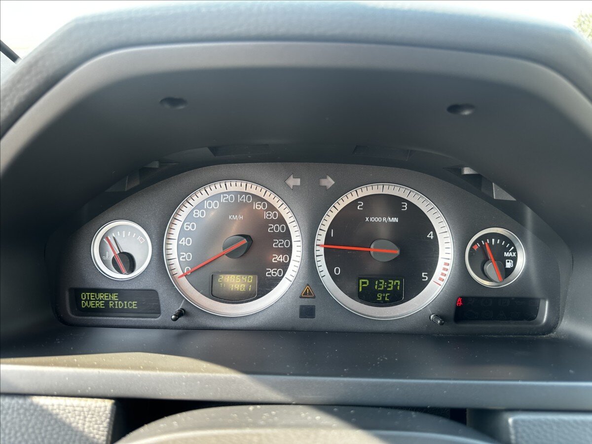 Volvo XC90 SUV / Terénní 2,4 l 136 kw