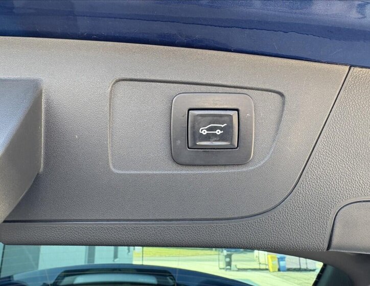 Opel Insignia Kombi 2,0 l 128 kw