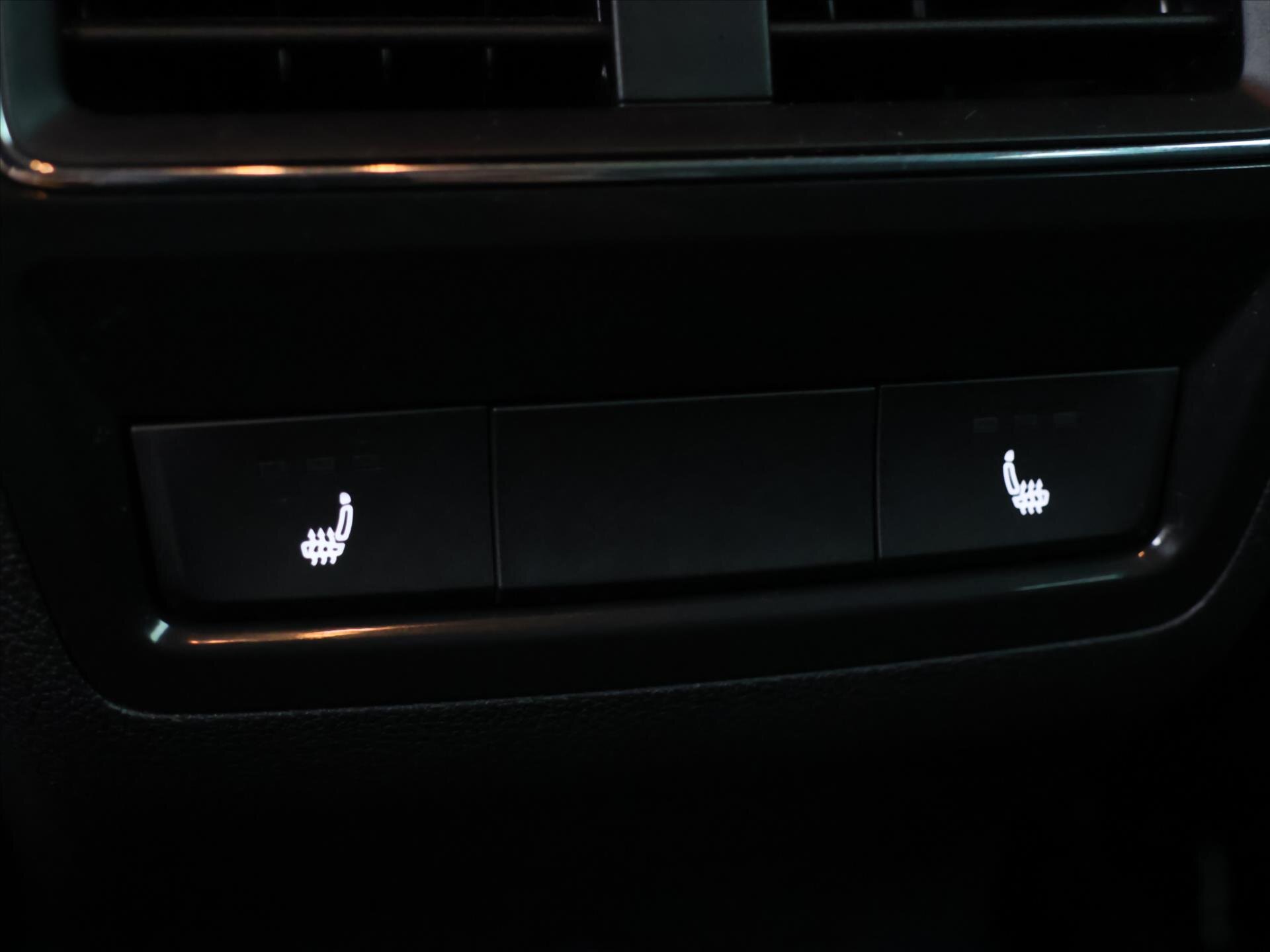 Škoda Karoq SUV 1,5 l 110 kw