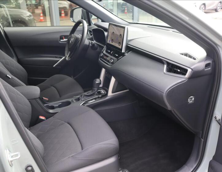 Toyota Corolla Cross 24