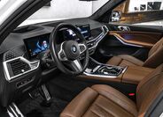 BMW X7 11