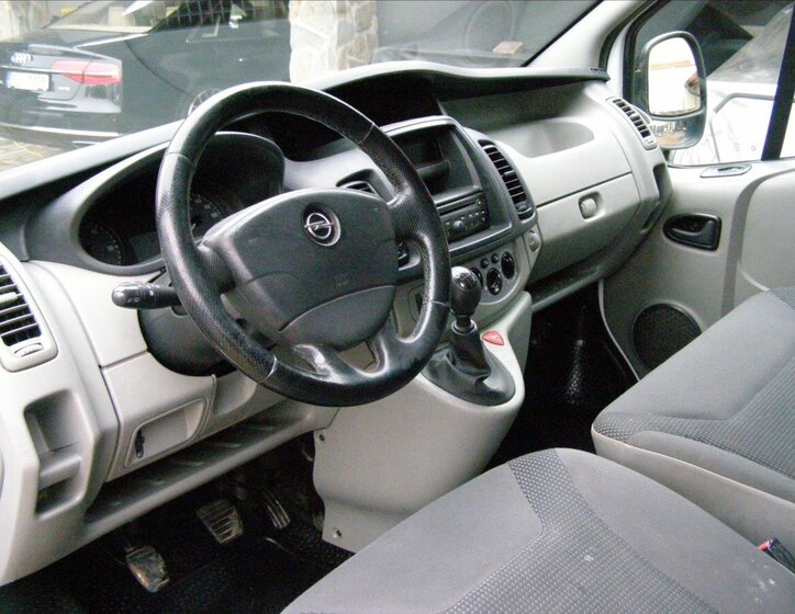 Opel Vivaro MPV 2,0 l 66 kw