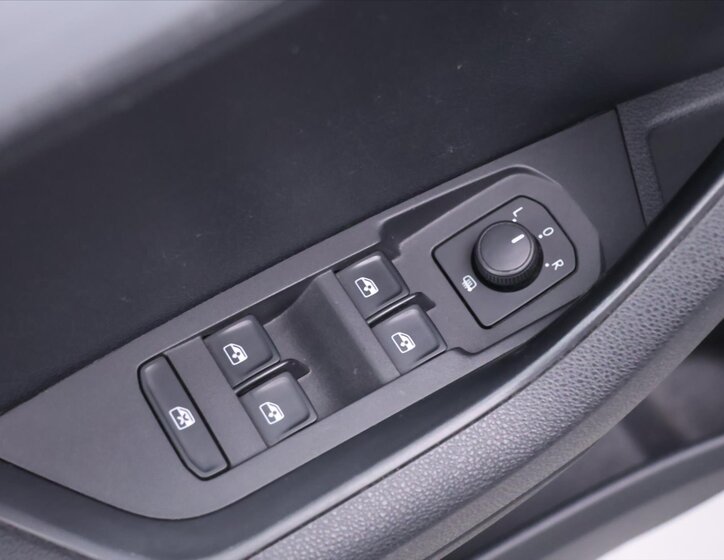 Škoda Karoq SUV / Terénní 1,5 l 110 kw