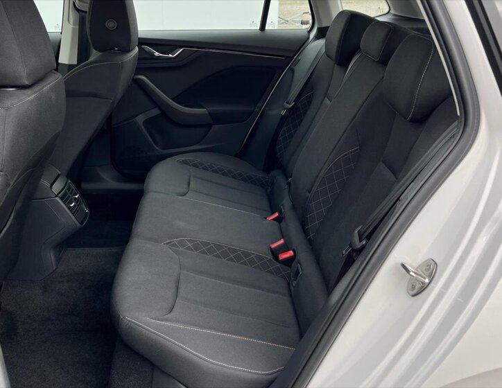 Škoda Kamiq Hatchback 999,0 81 kw