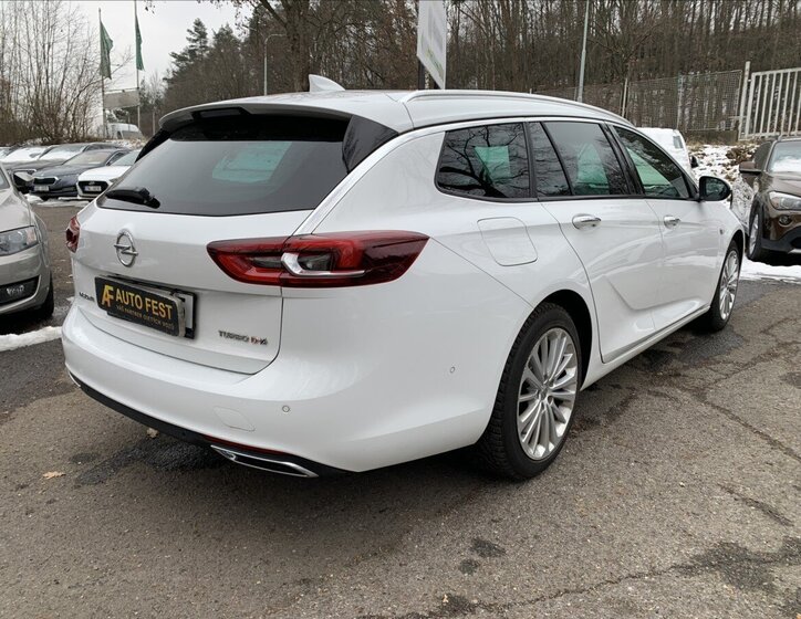 Opel Insignia 8