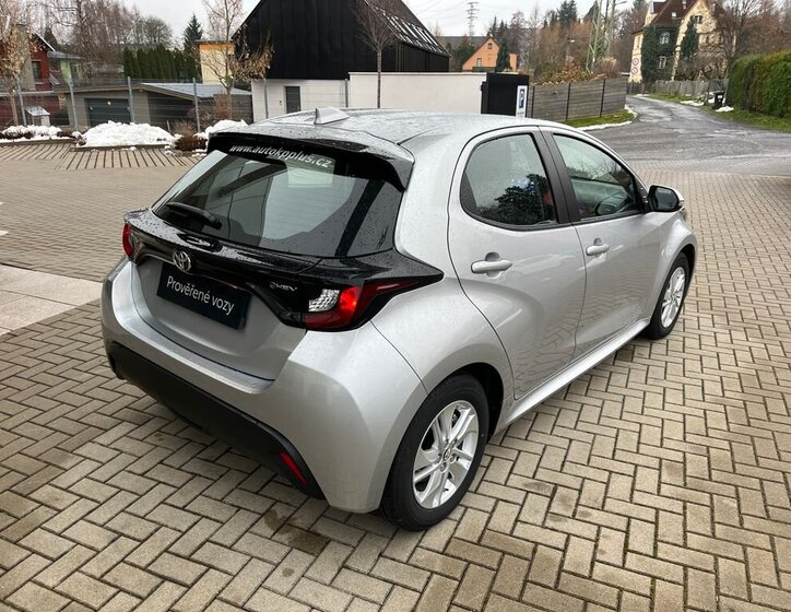 Toyota Yaris 6