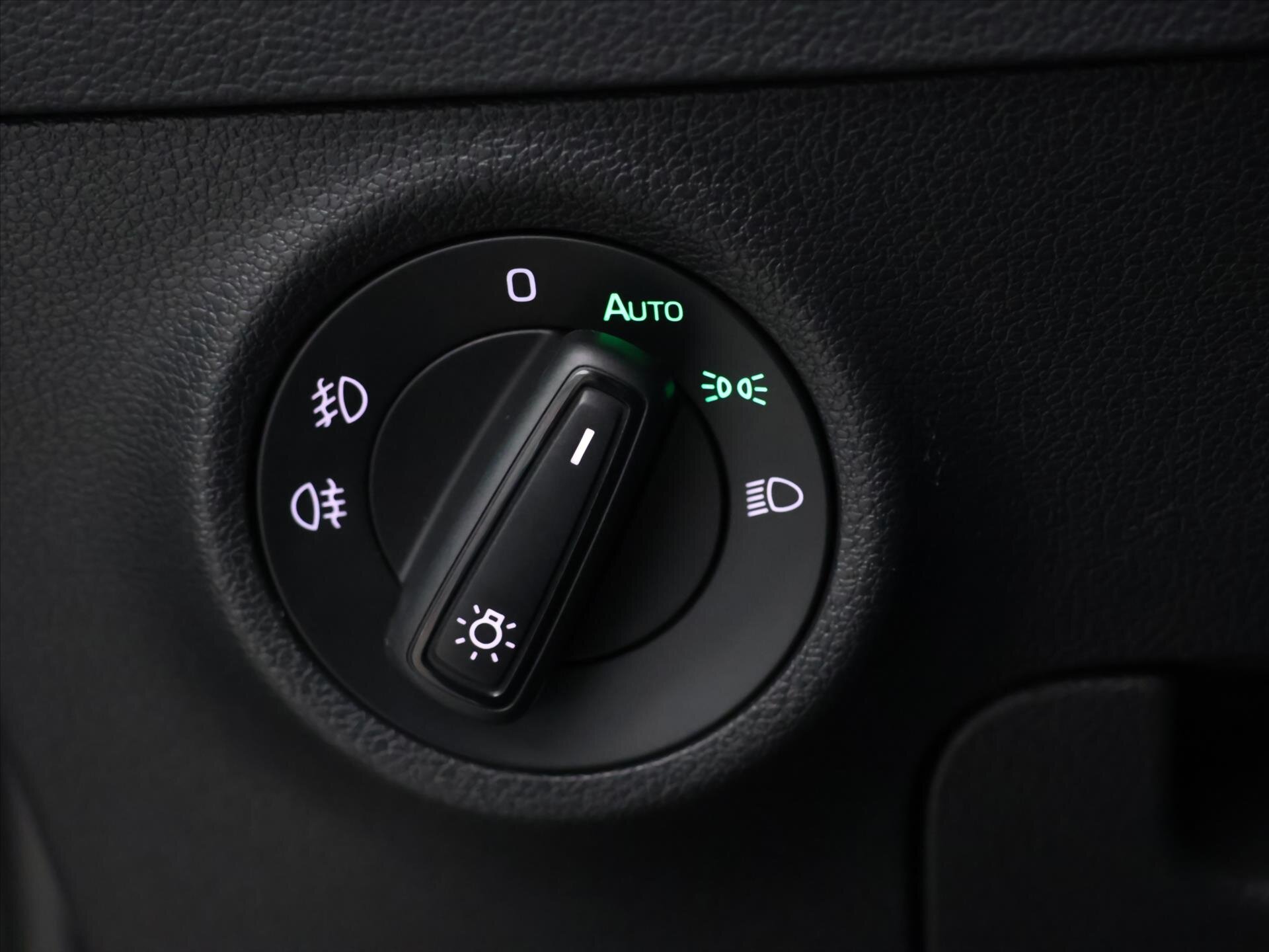 Škoda Karoq SUV / Terénní 2,0 l 85 kw