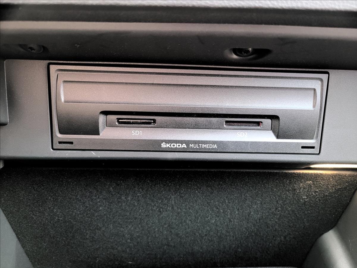 Škoda Karoq SUV / Terénní 1,6 l 85 kw