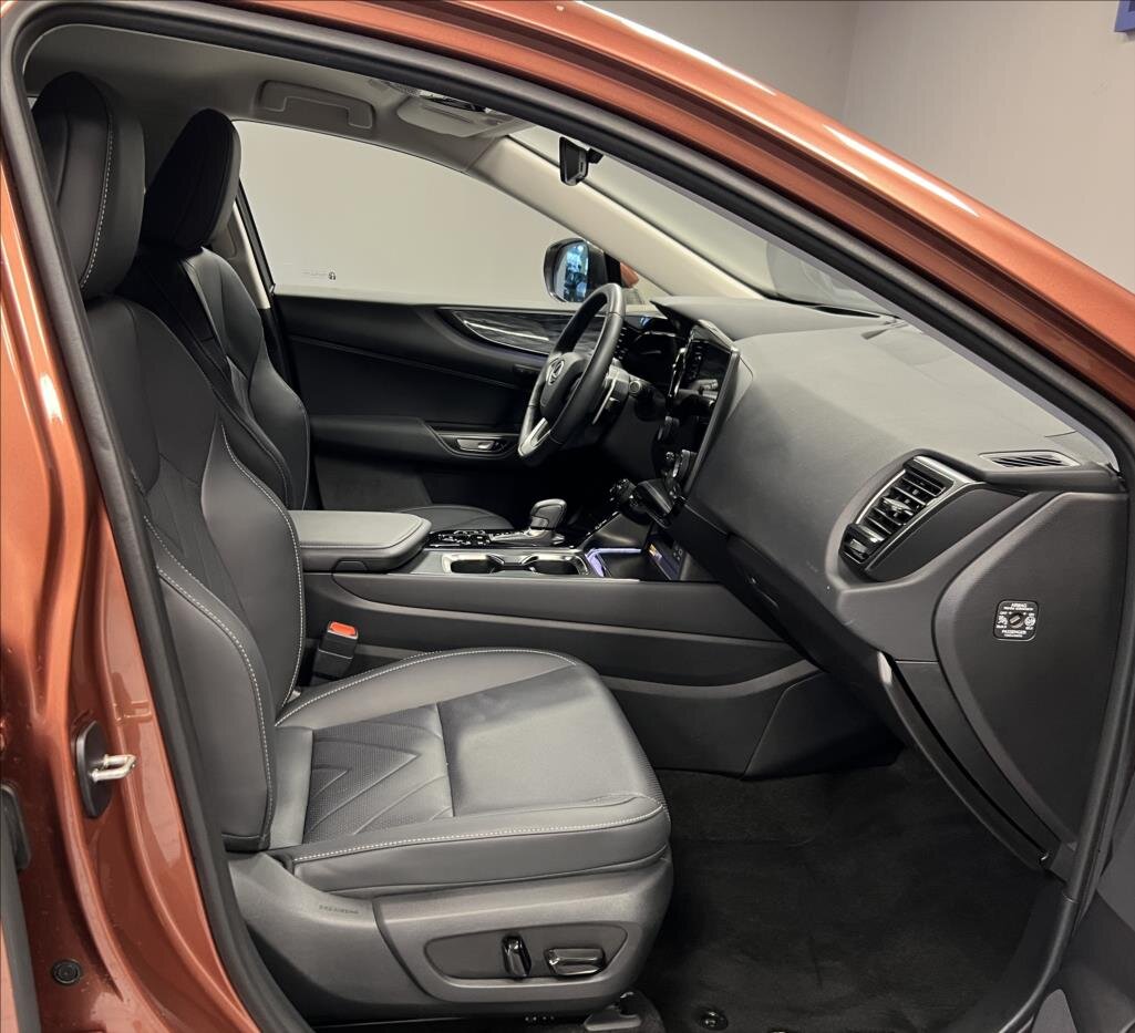 Lexus NX 450h plus SUV 2,5 l 227 kw