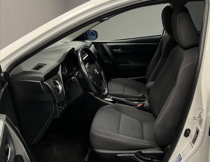 Toyota Corolla Sedan 1,6 l 97 kw