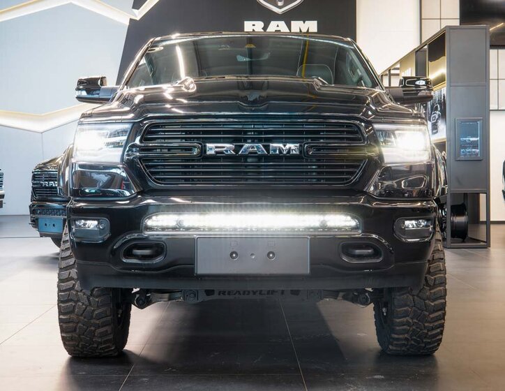 Dodge RAM Pick-up 5,7 l 291 kw