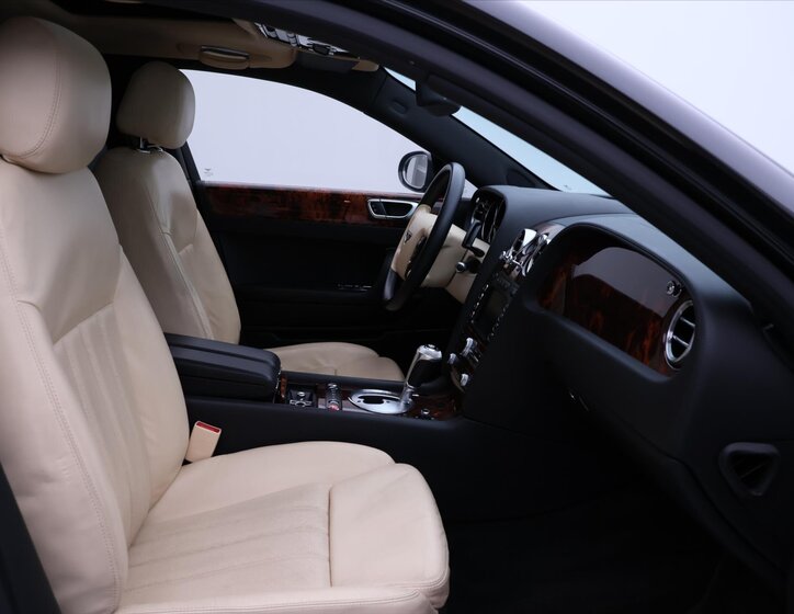 Bentley Continental Flying Spur Sedan / Limuzína 6,0 l 412 kw