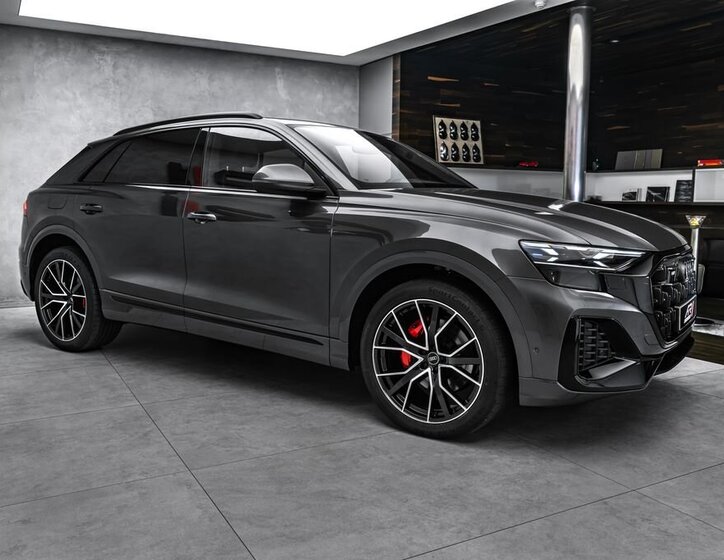 Audi Q8 SUV / Terénní 3,0 l 210 kw