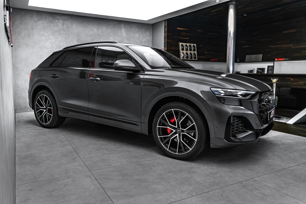 Audi Q8 SUV / Terénní 3,0 l 210 kw