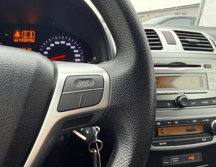 Toyota Avensis Sedan 1,6 l 97 kw