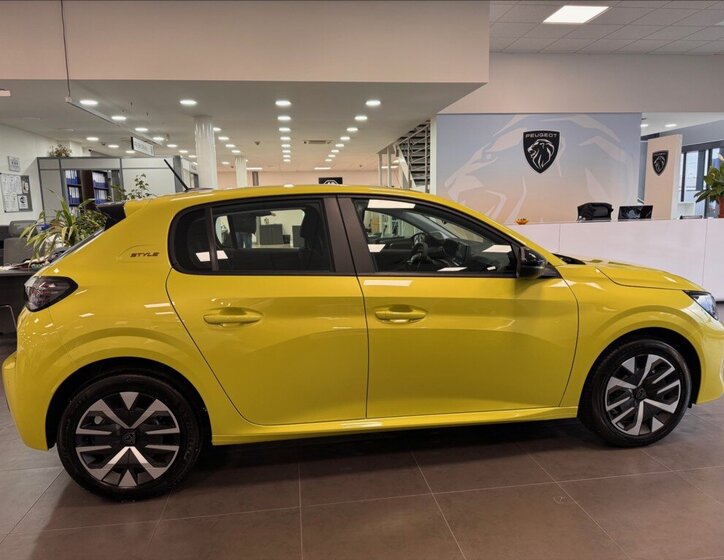 Peugeot 208 Hatchback 1,2 l 74 kw