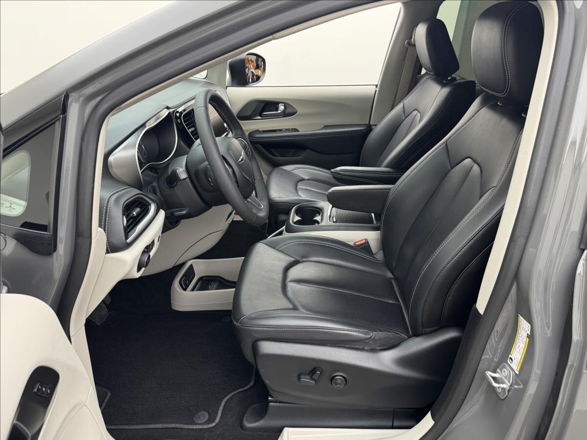 Chrysler Pacifica MPV 3,6 l 214 kw