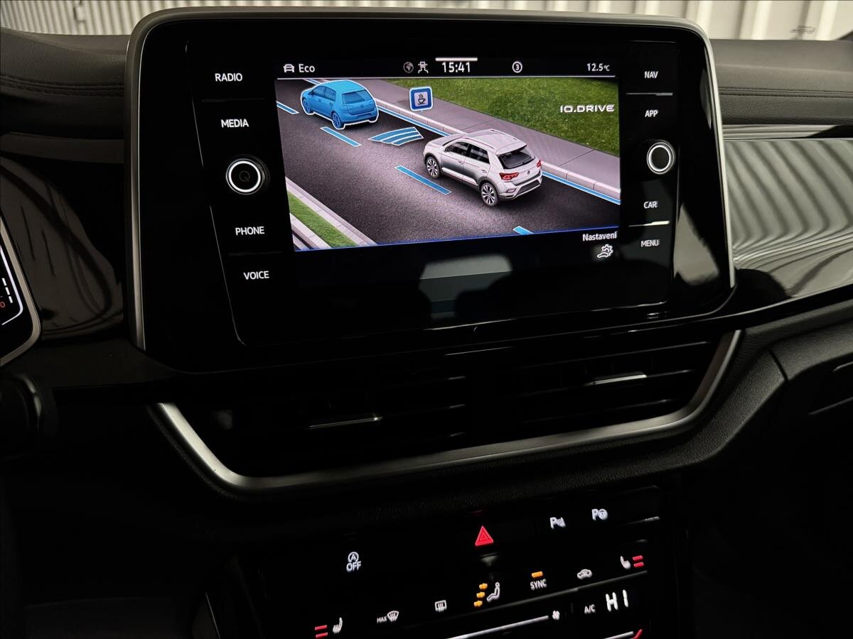 Volkswagen T-Roc SUV / Terénní 2,0 l 140 kw