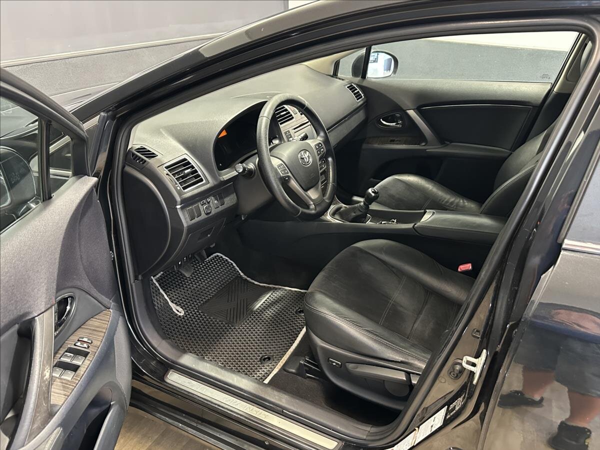 Toyota Avensis Kombi 2,0 l 91 kw
