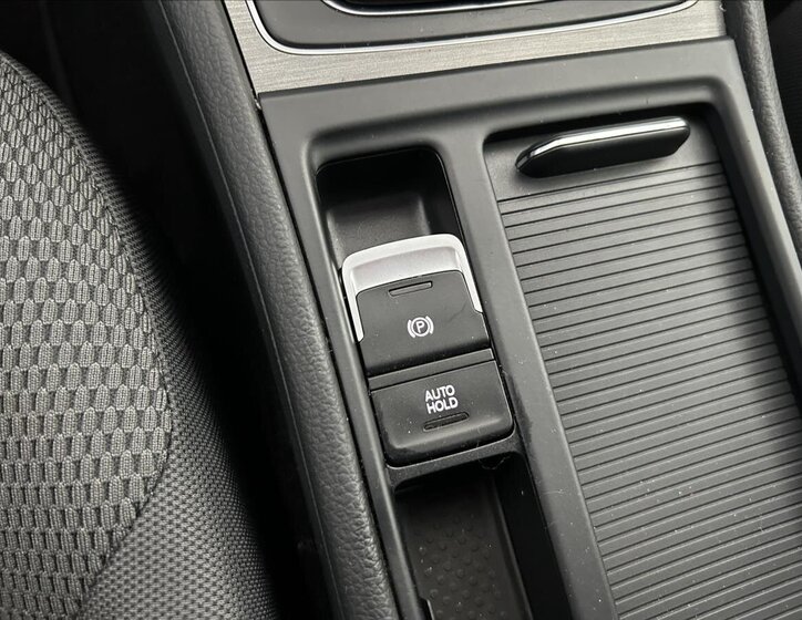 Volkswagen Golf Hatchback 1,2 l 77 kw