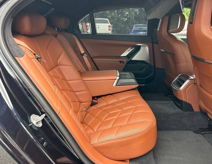 BMW i7 Sedan / Limuzína 0,0 400 kw