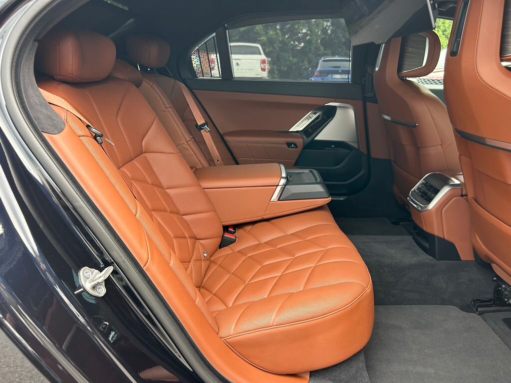 BMW i7 Sedan / Limuzína 0,0 400 kw