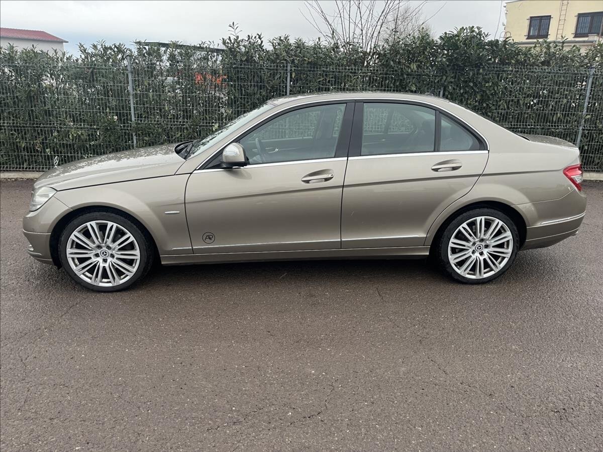 Mercedes-Benz Třídy C Sedan / Limuzína 3,0 l 170 kw
