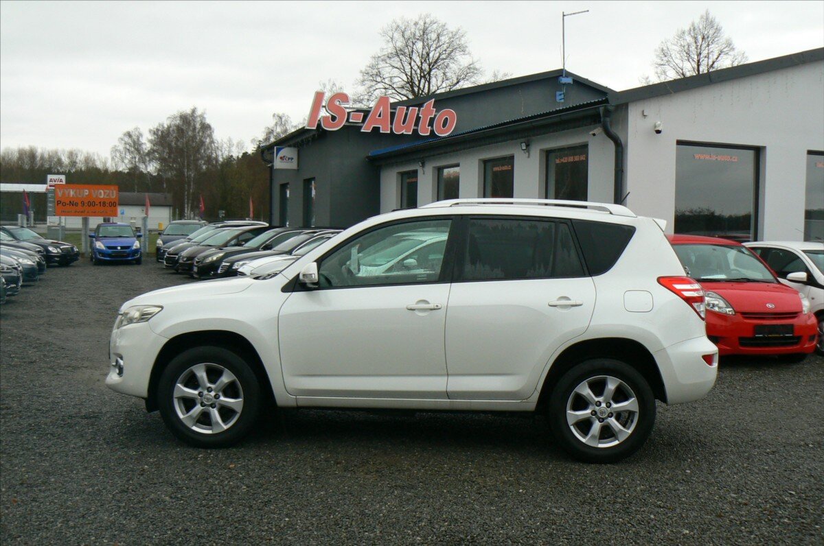Toyota RAV4 SUV / Terénní 2,2 l 110 kw