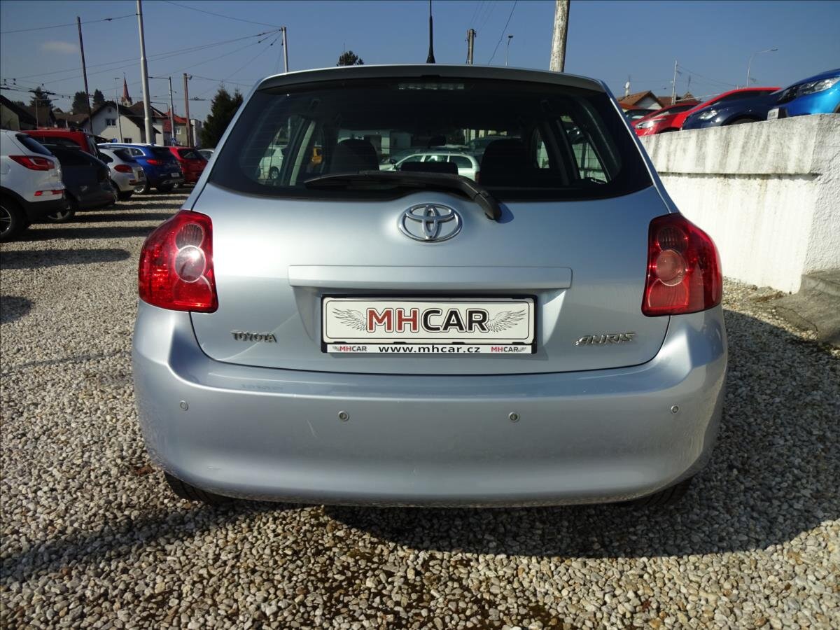 Toyota Auris Hatchback 1,3 l 74 kw