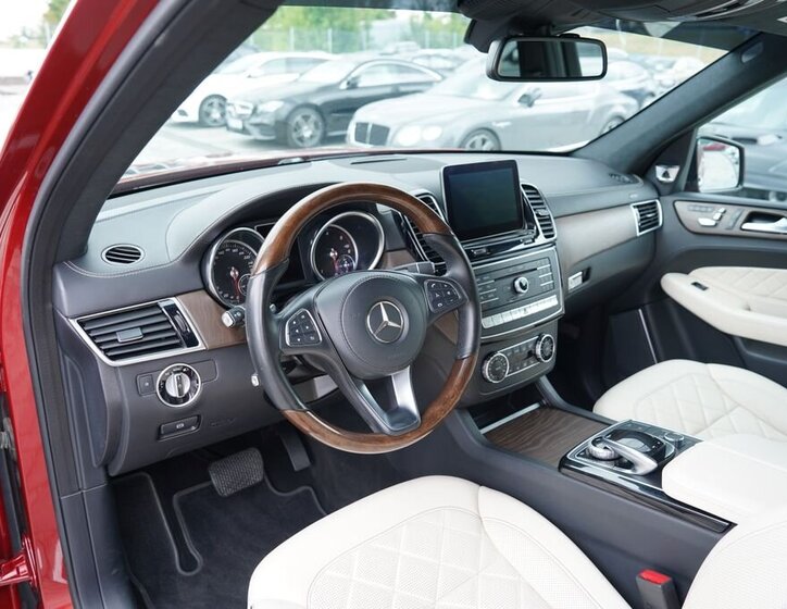 Mercedes-Benz GLS 32