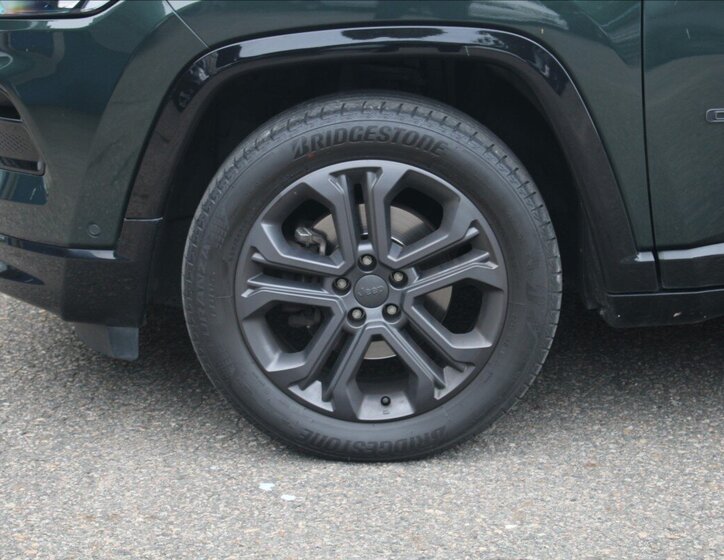 Jeep Compass SUV 1,3 l 110 kw