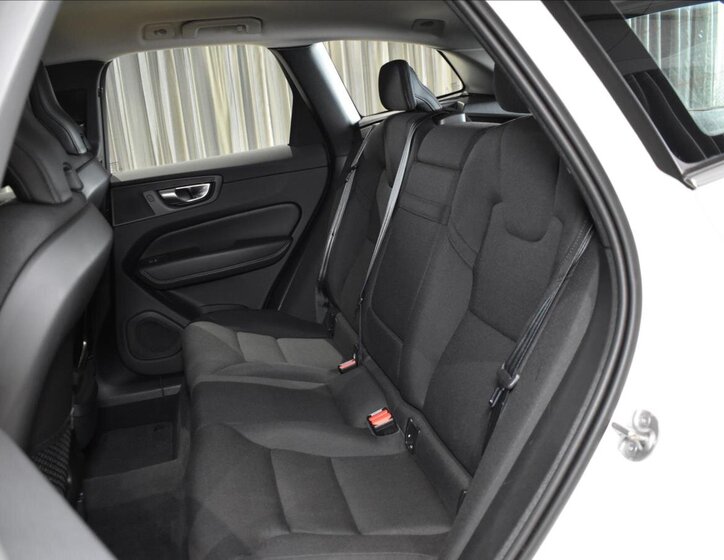 Volvo XC60 SUV / Terénní 2,0 l 145 kw