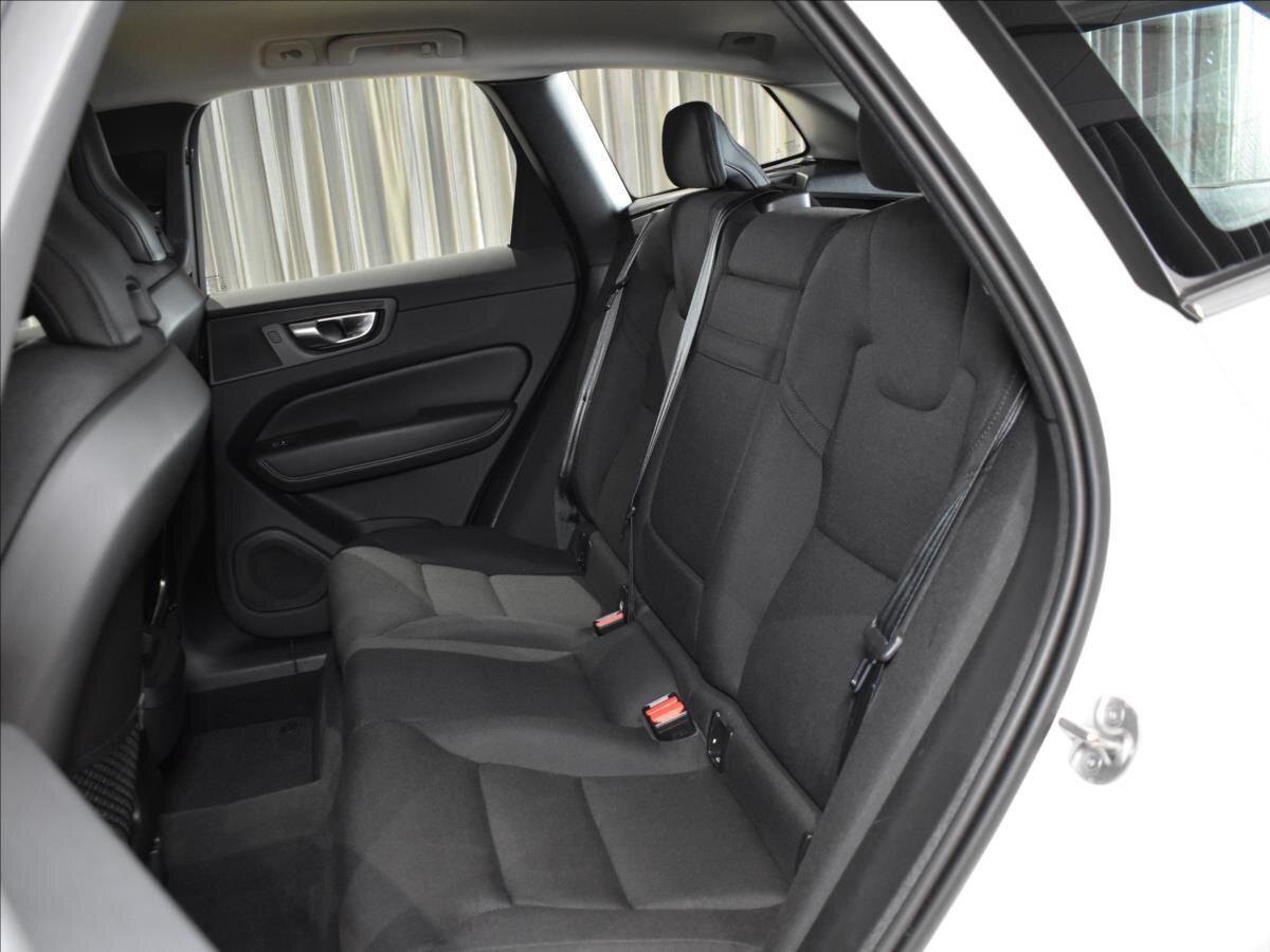 Volvo XC60 SUV / Terénní 2,0 l 145 kw