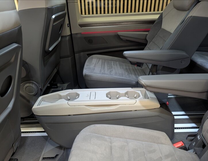 Volkswagen Multivan VAN / Minibus 1,5 l 180 kw