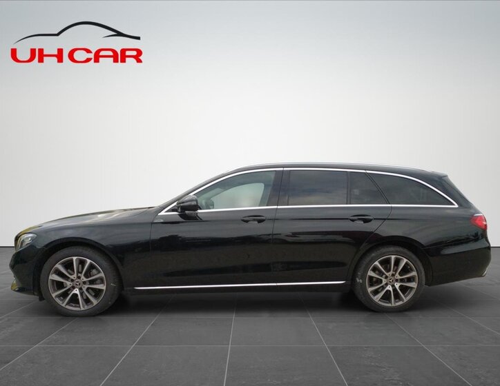 Mercedes-Benz Třídy E 8