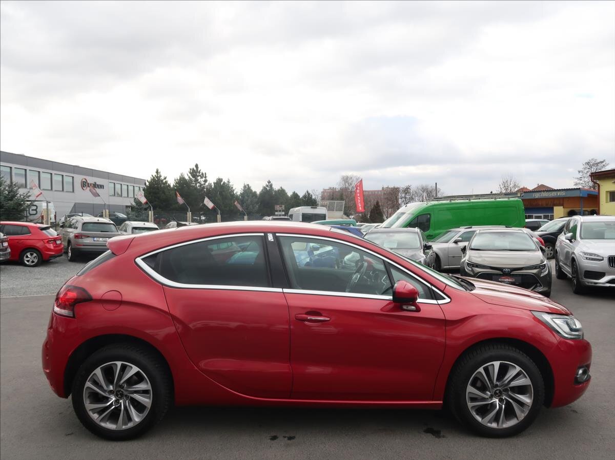 DS Automobiles DS4 Hatchback 1,6 l 88 kw