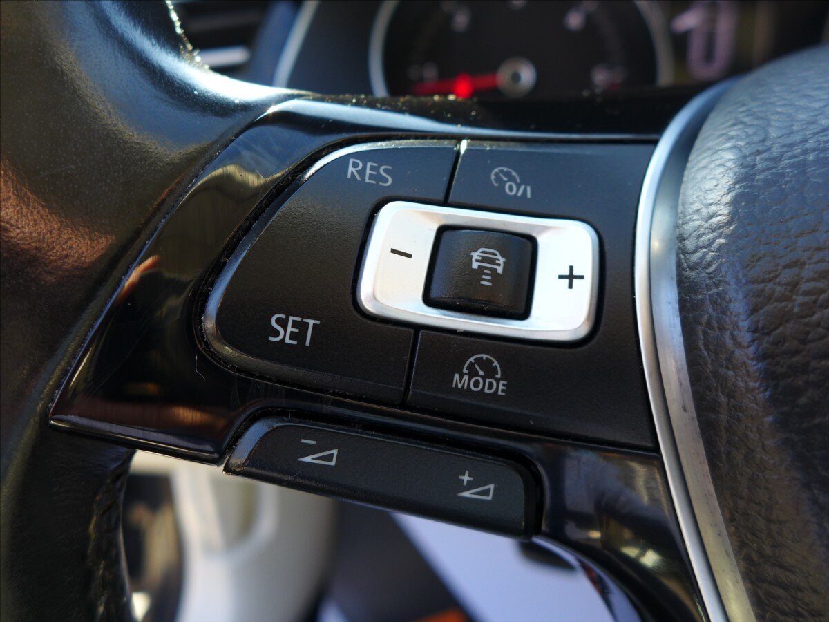 Volkswagen Passat Kombi 1,6 l 88 kw