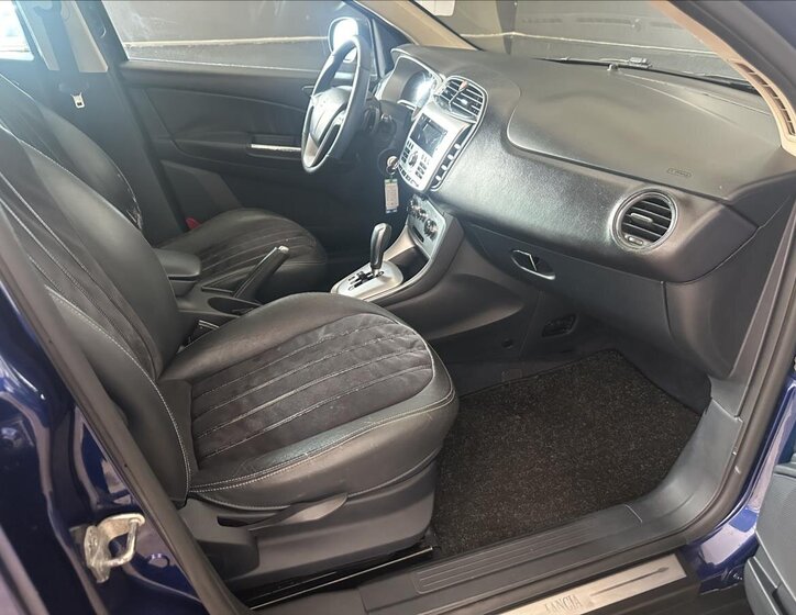Lancia Delta Hatchback 1,6 l 88 kw