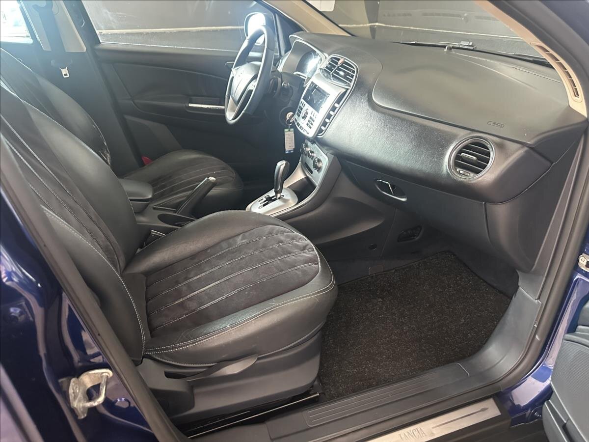 Lancia Delta Hatchback 1,6 l 88 kw