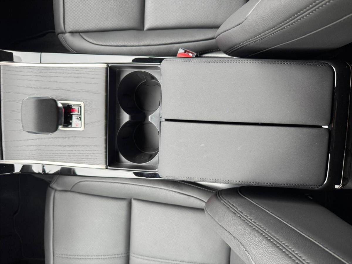 Land Rover Range Rover Velar SUV / Terénní 2,0 l 150 kw