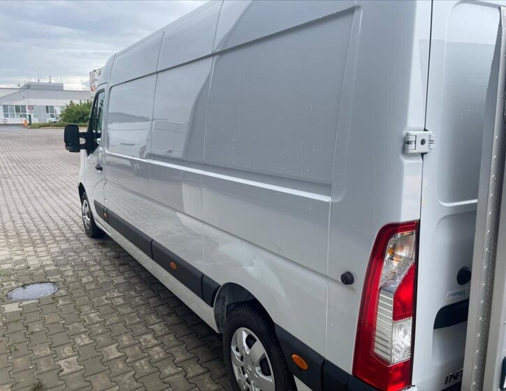 Nissan Interstar Skříň 2,3 l 100 kw