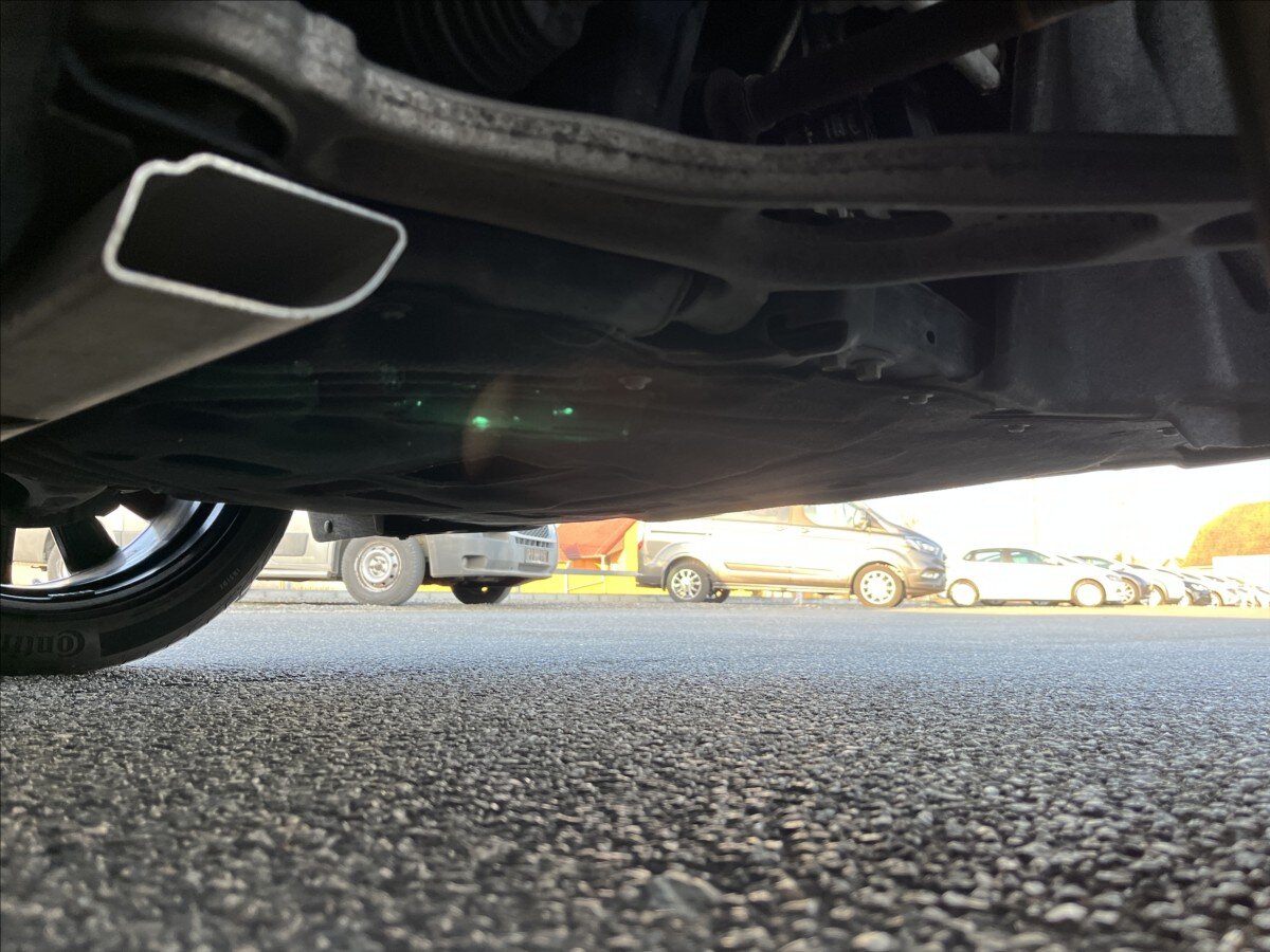 Ford Kuga SUV / Terénní 2,5 l 165 kw