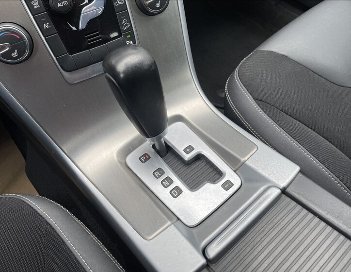 Volvo XC60 Kombi 2,4 l 151 kw