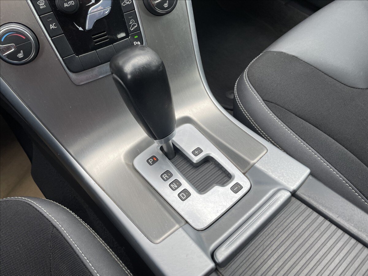 Volvo XC60 Kombi 2,4 l 151 kw