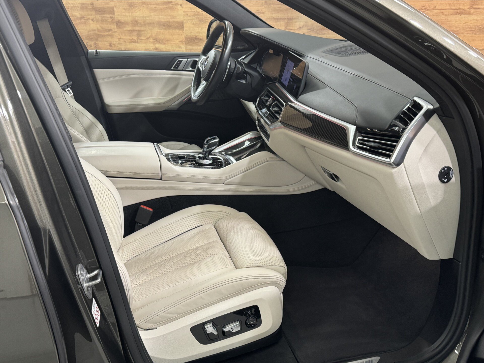 BMW X6 SUV / Terénní 3,0 l 250 kw